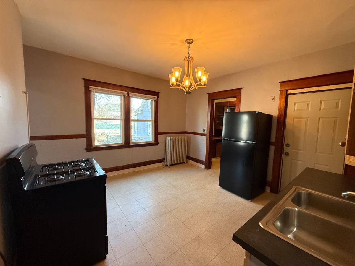 Townhouse for rent at 950 Arkwright St, Saint Paul, MN 55130