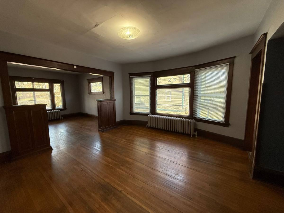Townhouse for rent at 950 Arkwright St, Saint Paul, MN 55130