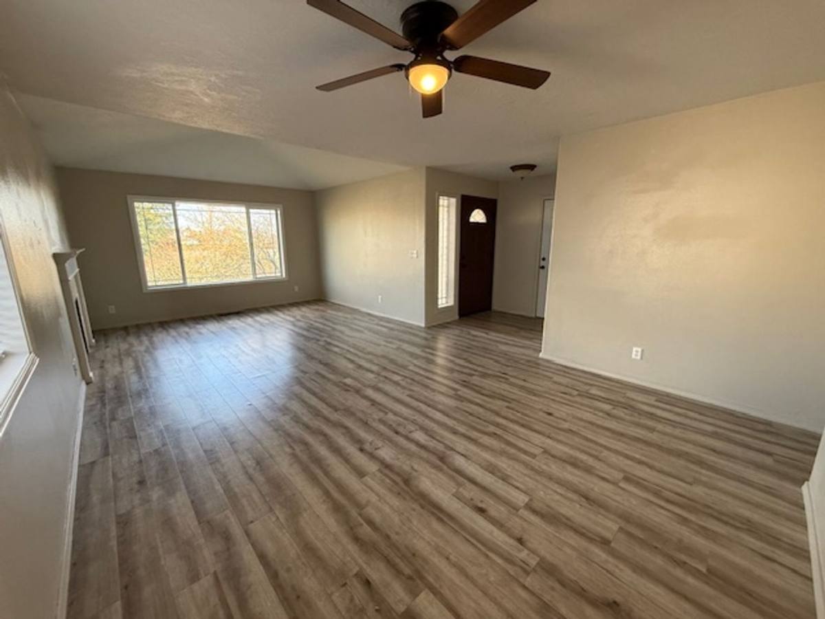 House for rent at 577 Sunwood Dr NW, Salem, OR 97304