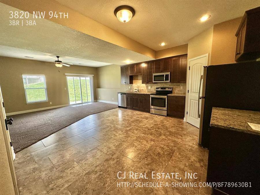 Townhouse for rent at 3820 NW 94th, Kansas City, MO 64154