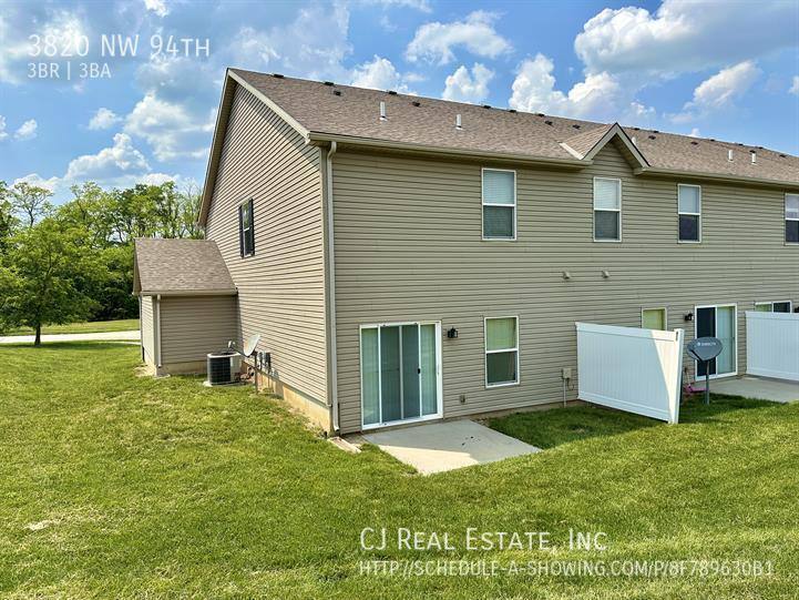 Townhouse for rent at 3820 NW 94th, Kansas City, MO 64154