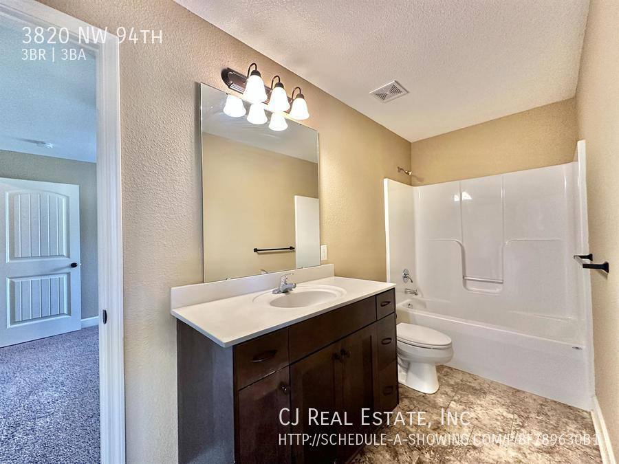 Townhouse for rent at 3820 NW 94th, Kansas City, MO 64154