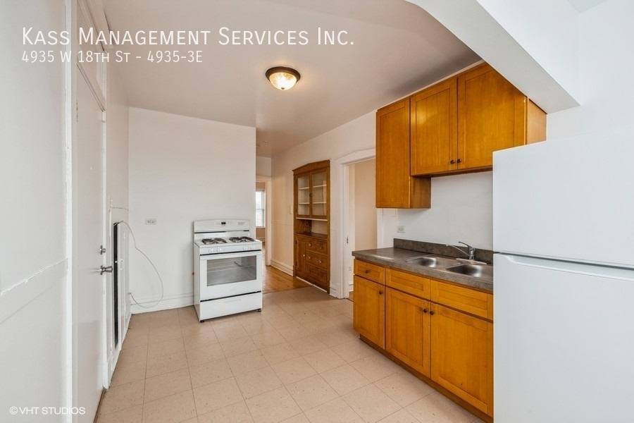 Apartment for rent at 4935 W 18th St #3E, Cicero, IL 60804