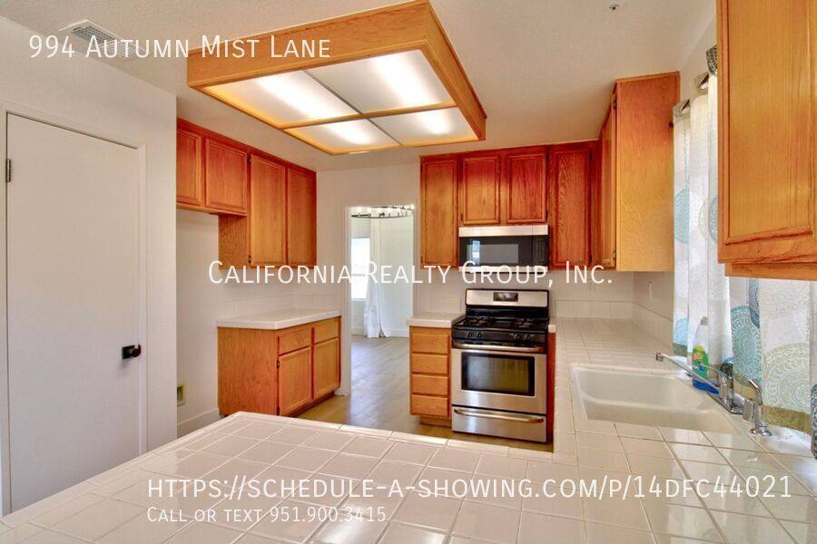 House for rent at 994 Autumn Mist Lane, San Jacinto, CA 92582