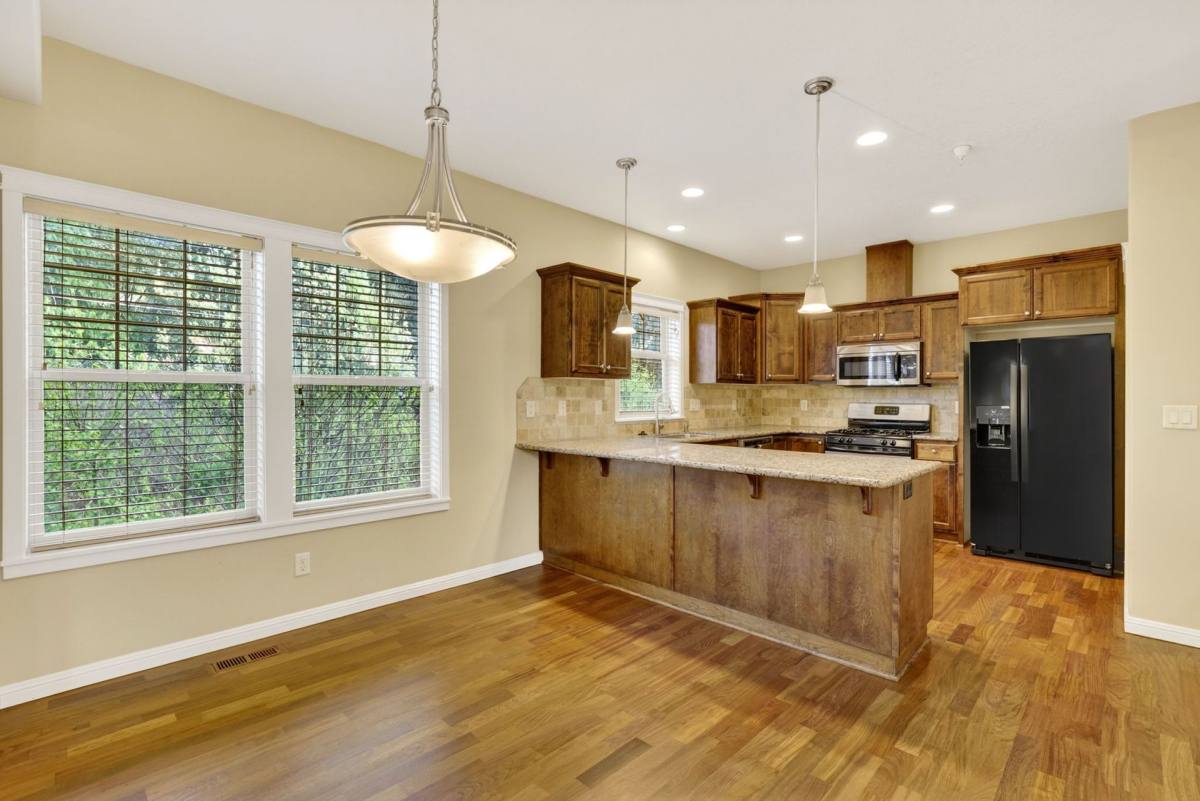 Townhouse for rent at 308-394 SW Eastman Parkway, Gresham, OR 97080