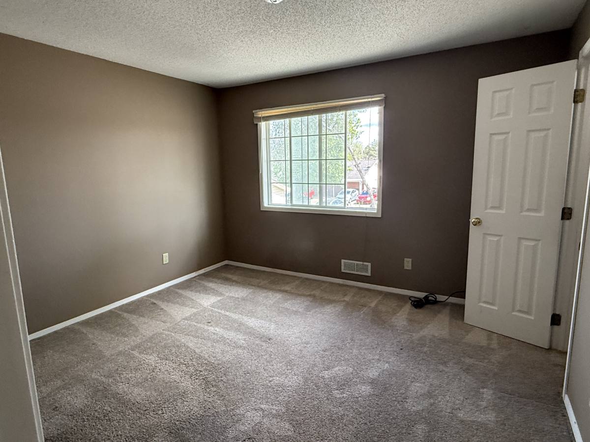 Townhouse for rent at 4041 W 125th St #12, Savage, MN 55378