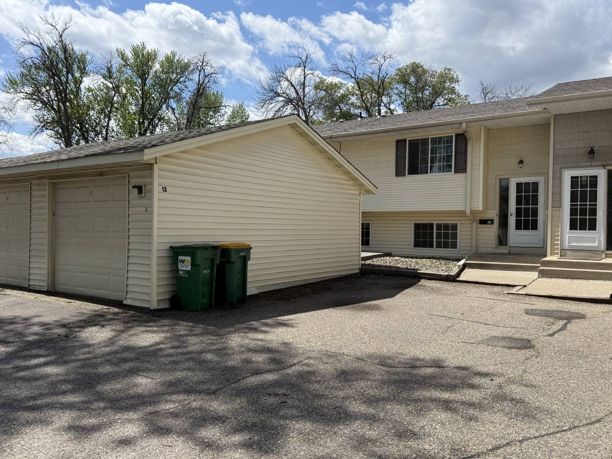 Townhouse for rent at 4041 W 125th St #12, Savage, MN 55378