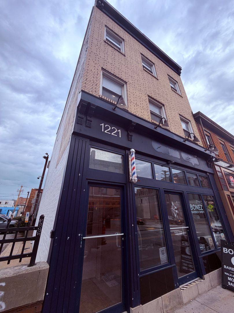 Apartment for rent at 1221 E Carson St, Pittsburgh, PA 15203