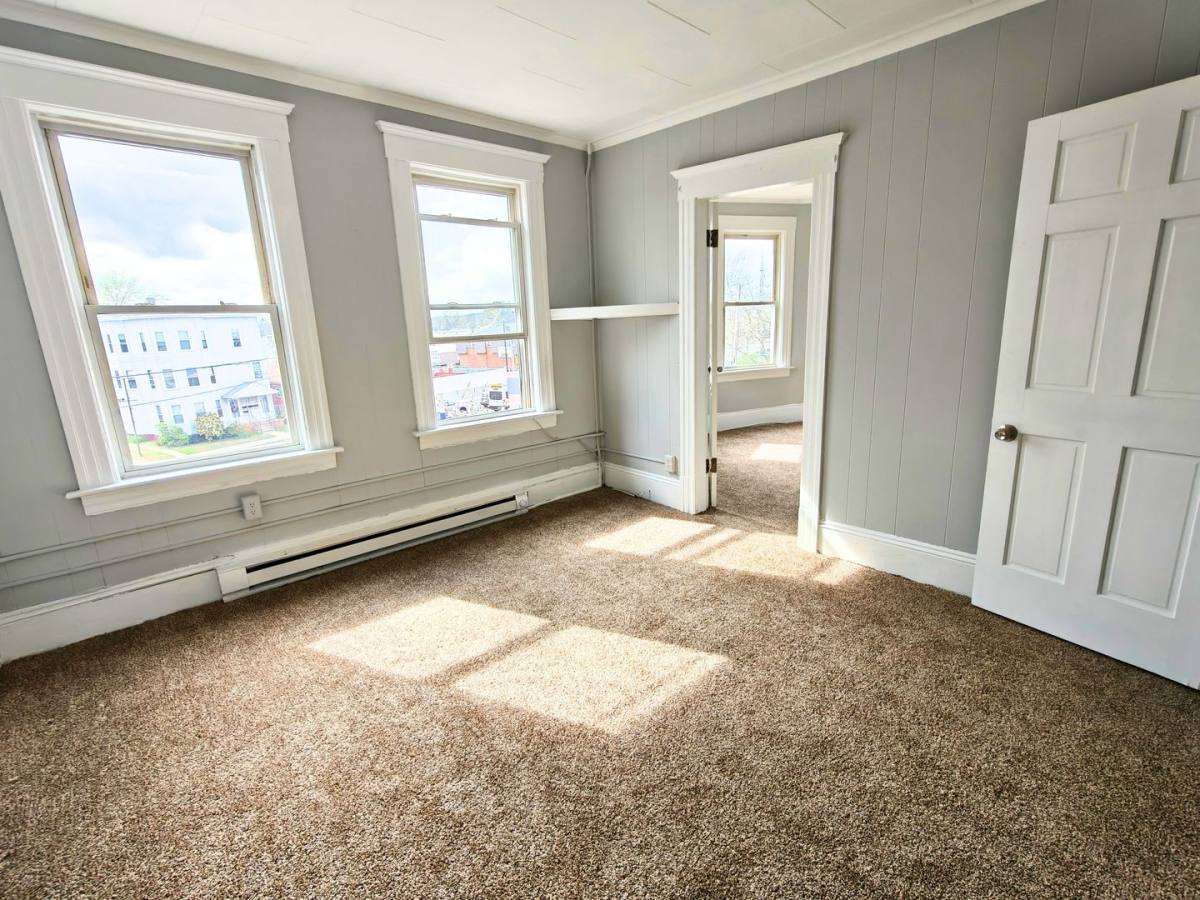 Apartment for rent at 21 Dale St, Chicopee, MA 01020