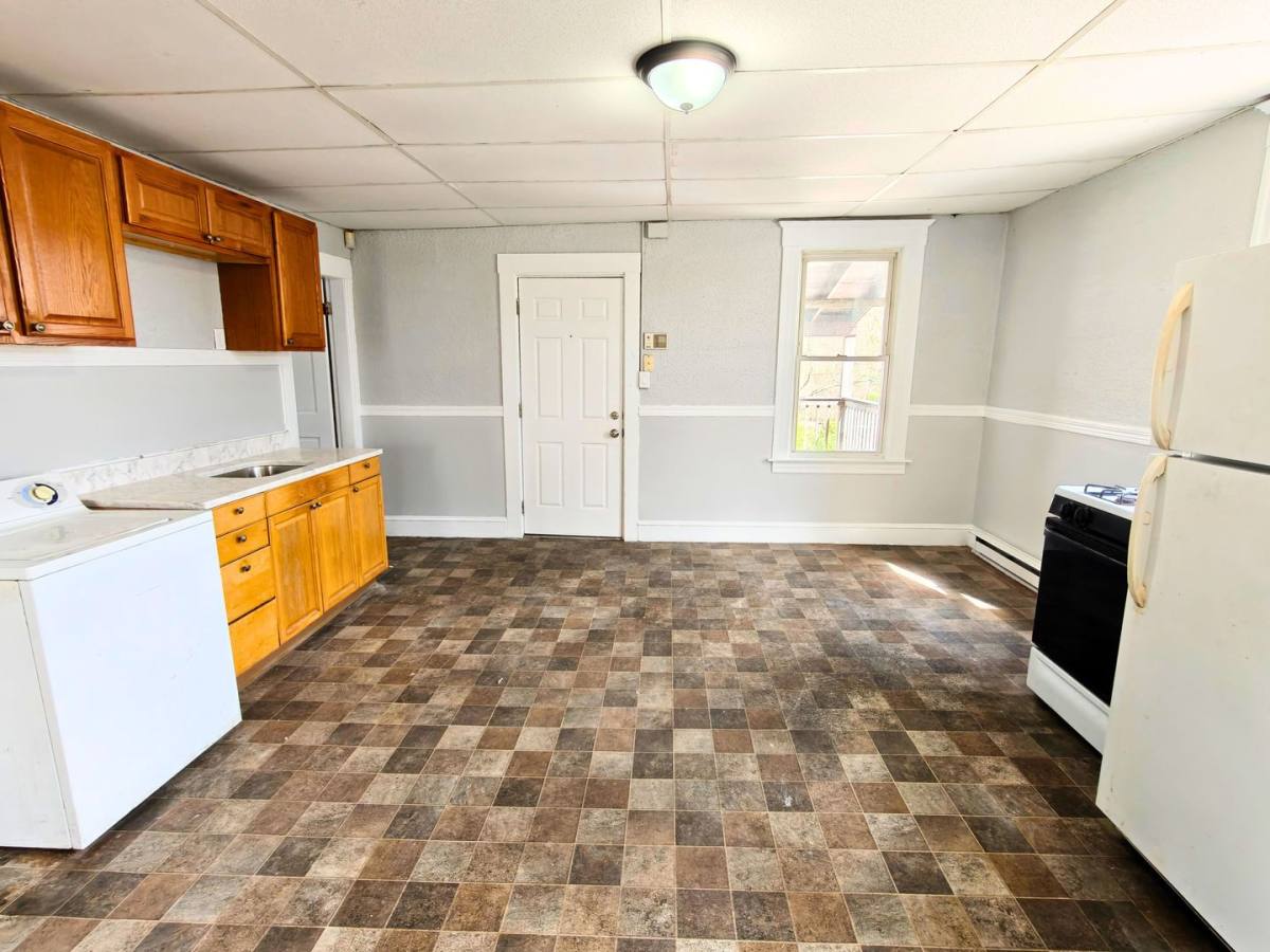 Apartment for rent at 21 Dale St, Chicopee, MA 01020