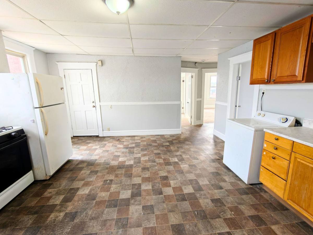 Apartment for rent at 21 Dale St, Chicopee, MA 01020