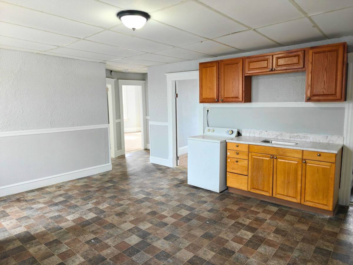 Apartment for rent at 21 Dale St, Chicopee, MA 01020