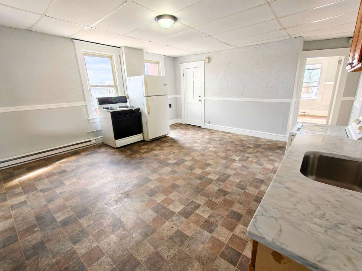 Apartment for rent at 21 Dale St, Chicopee, MA 01020