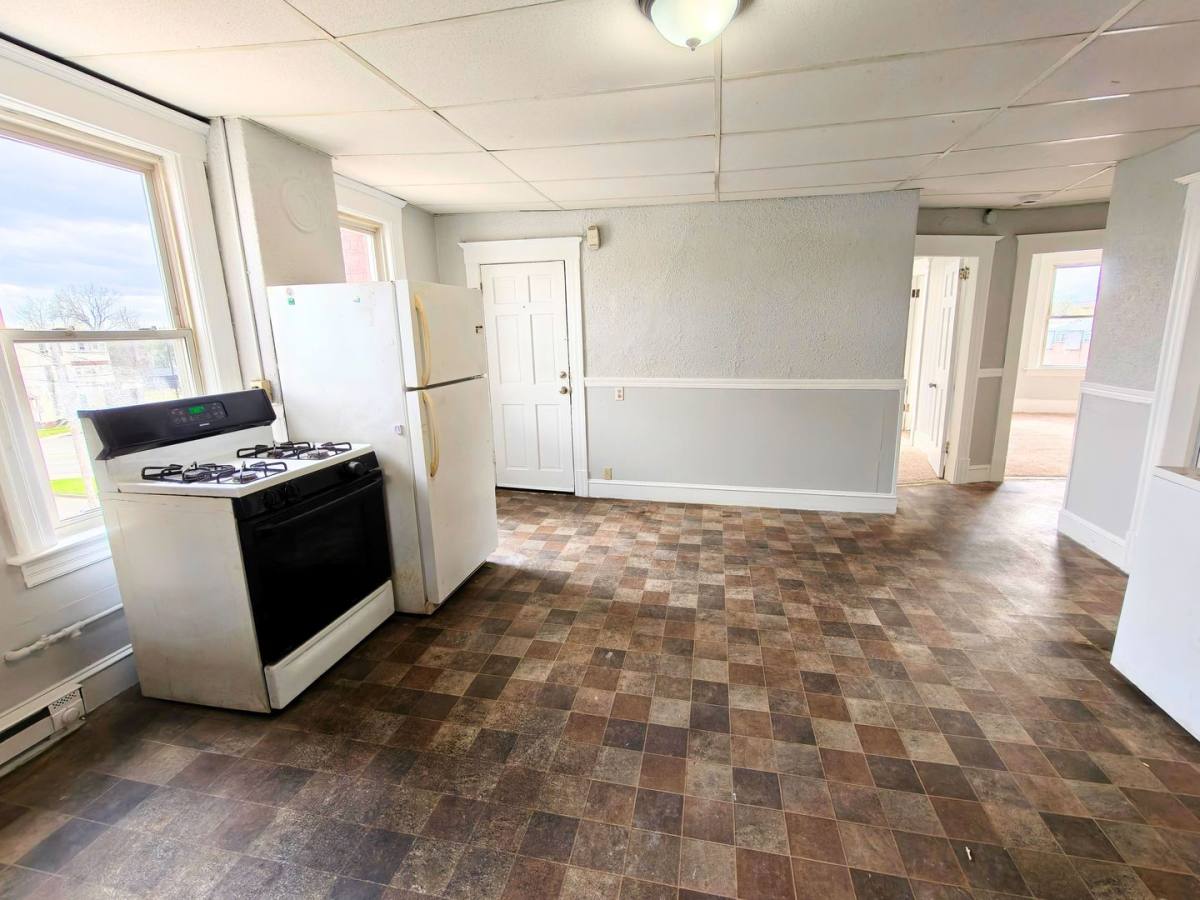 Apartment for rent at 21 Dale St, Chicopee, MA 01020