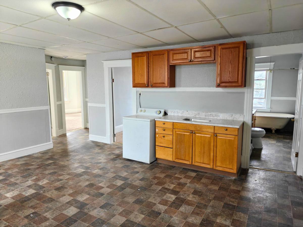 Apartment for rent at 21 Dale St, Chicopee, MA 01020