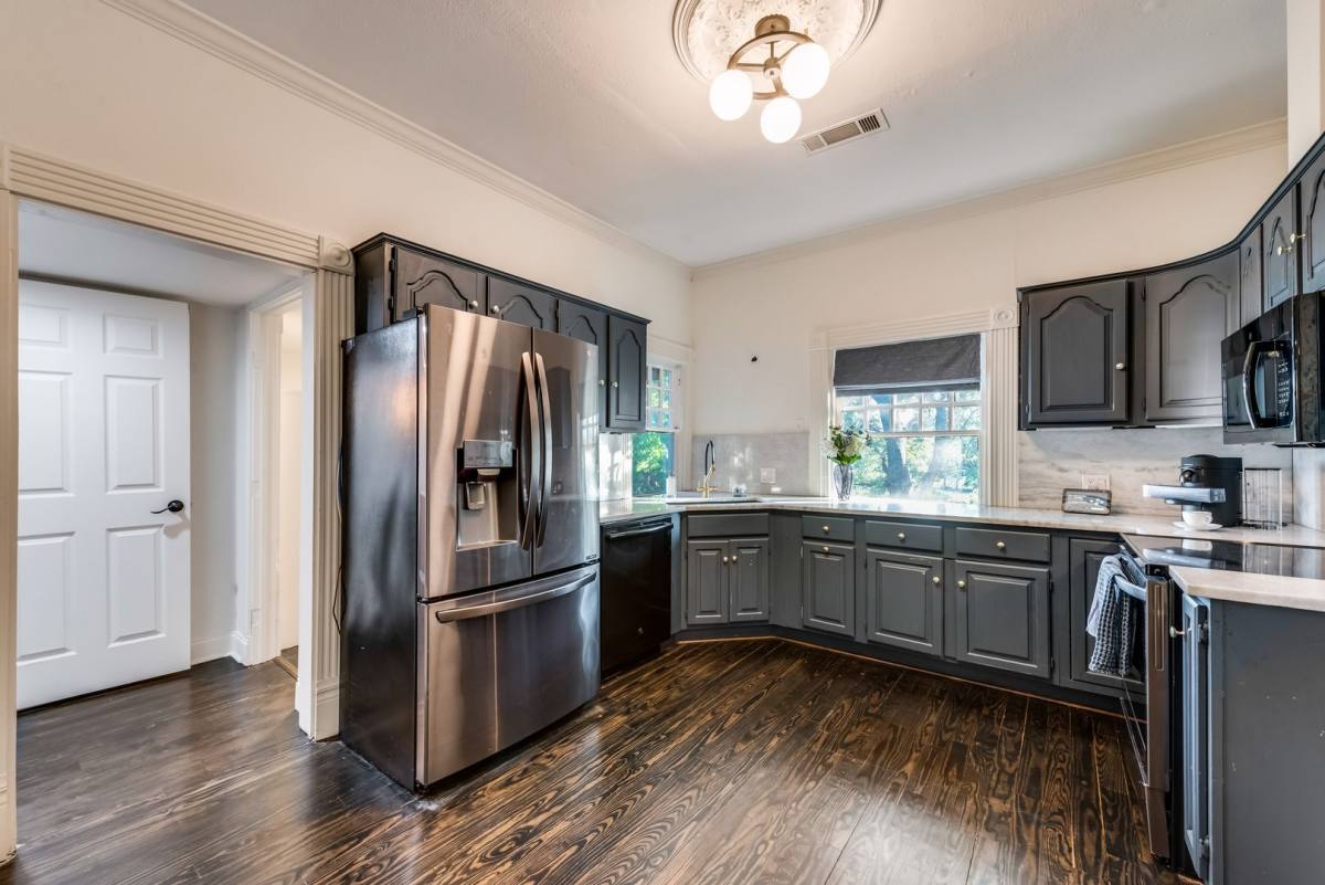 Apartment for rent at 4502 Reiger Ave, Dallas, TX 75246