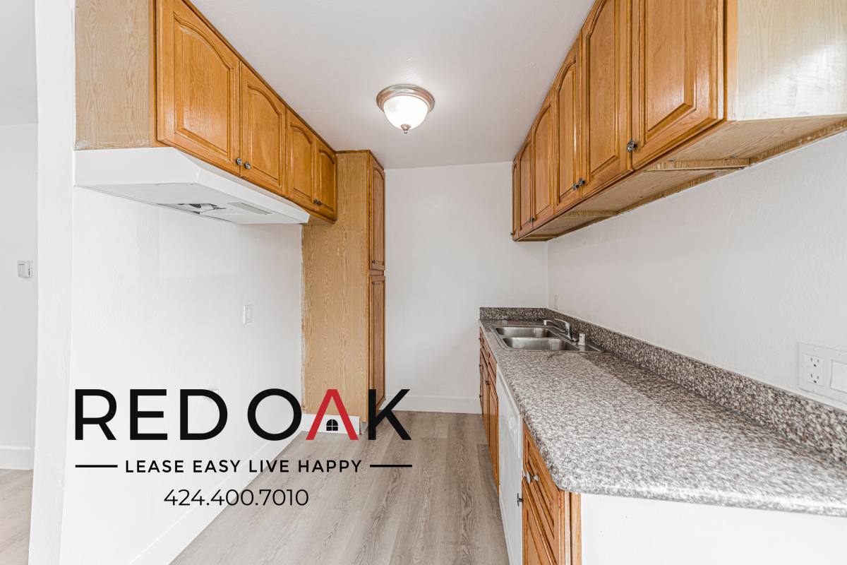 Condo for rent at 7350 Hazeltine Ave #11, Van Nuys, CA 91405