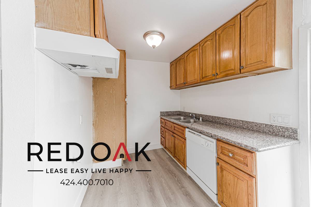 Condo for rent at 7350 Hazeltine Ave #11, Van Nuys, CA 91405