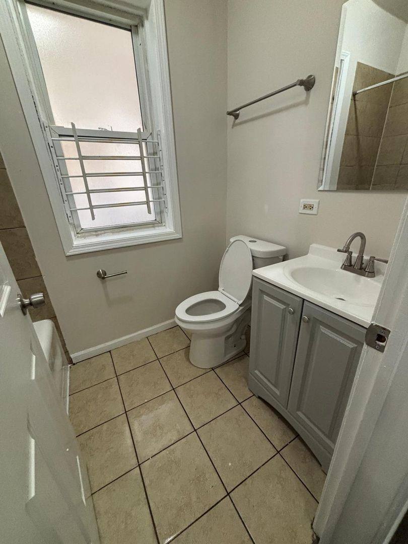 Apartment for rent at 7543 S May St, Chicago, IL 60620
