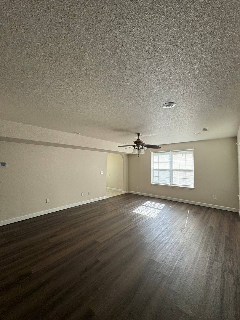 Apartment for rent at 708 Hillside Dr, Waynesville, MO 65583