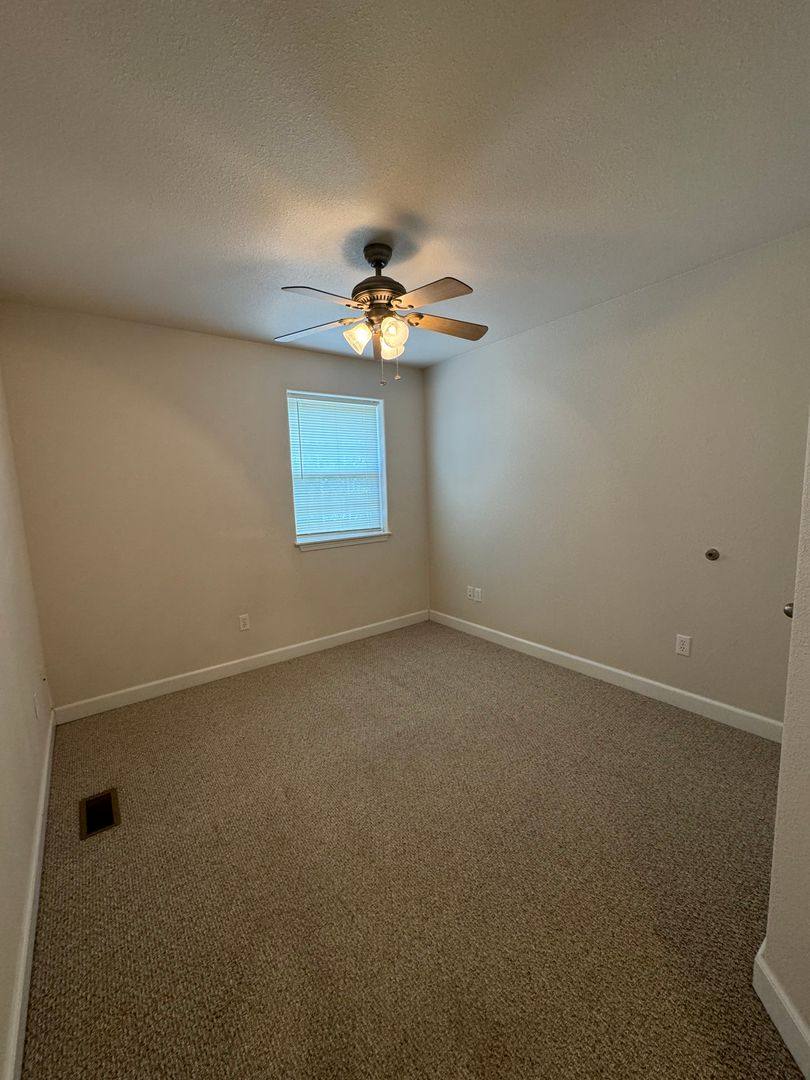 Apartment for rent at 708 Hillside Dr, Waynesville, MO 65583