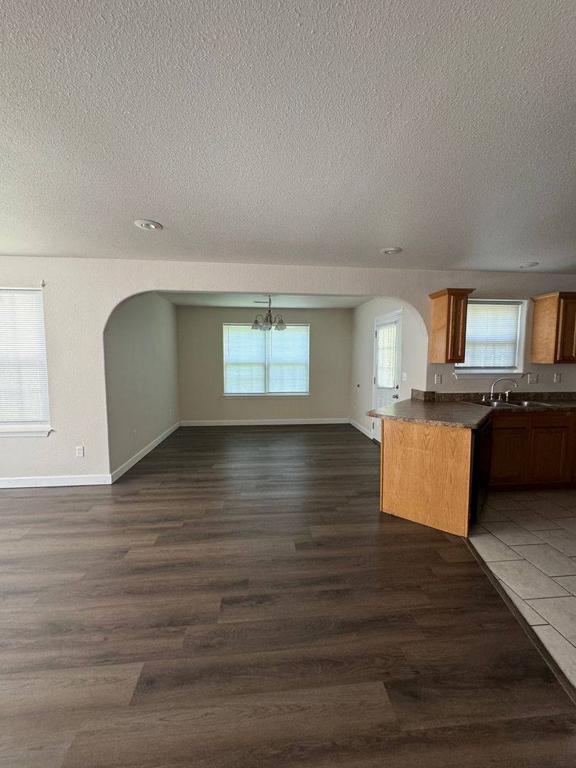 Apartment for rent at 708 Hillside Dr, Waynesville, MO 65583