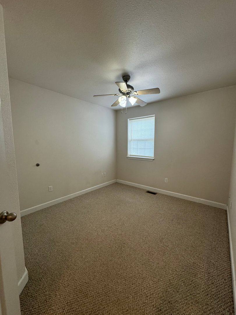 Apartment for rent at 708 Hillside Dr, Waynesville, MO 65583