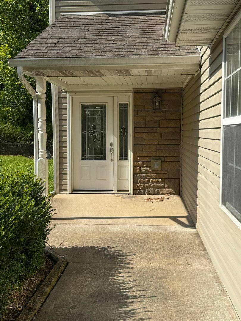 Apartment for rent at 708 Hillside Dr, Waynesville, MO 65583