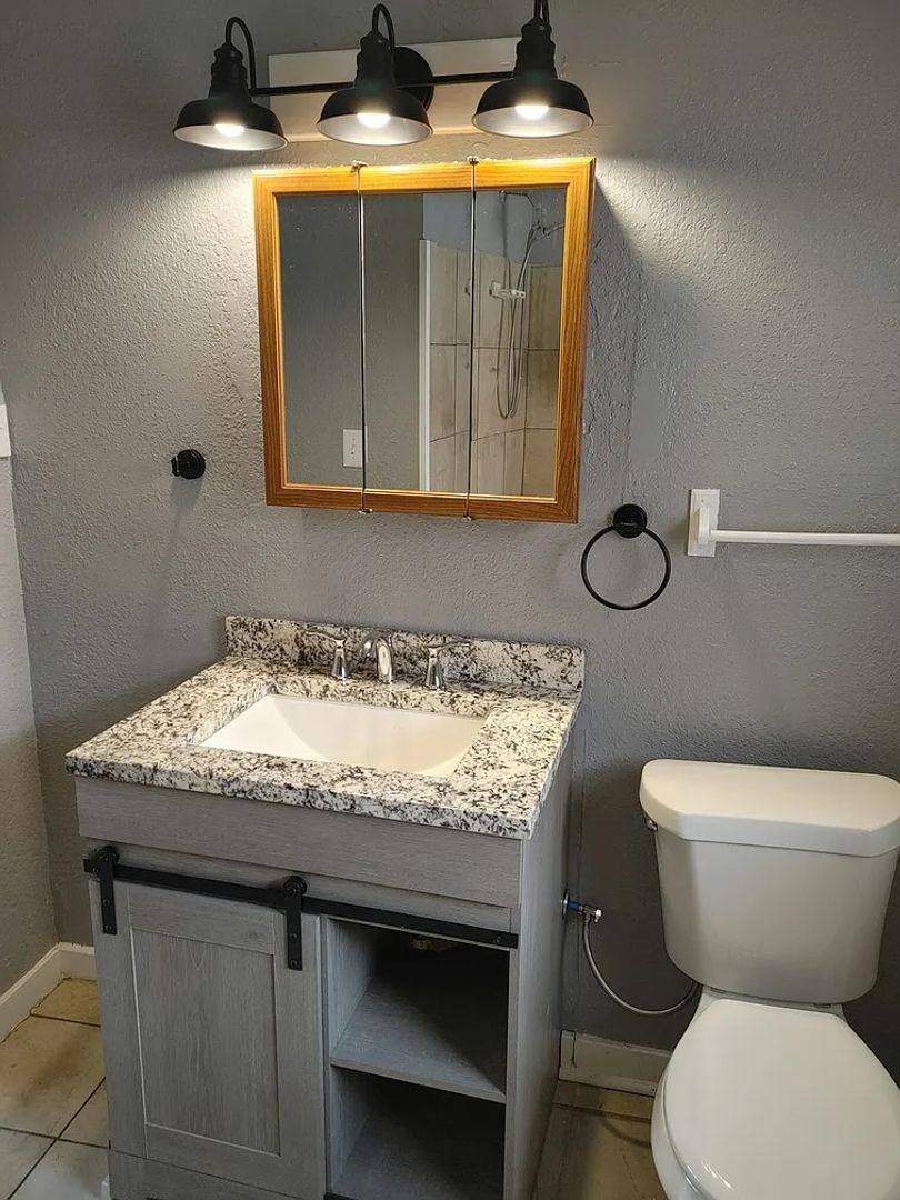 House for rent at 5401 Highland Ave, Kansas City, MO 64110