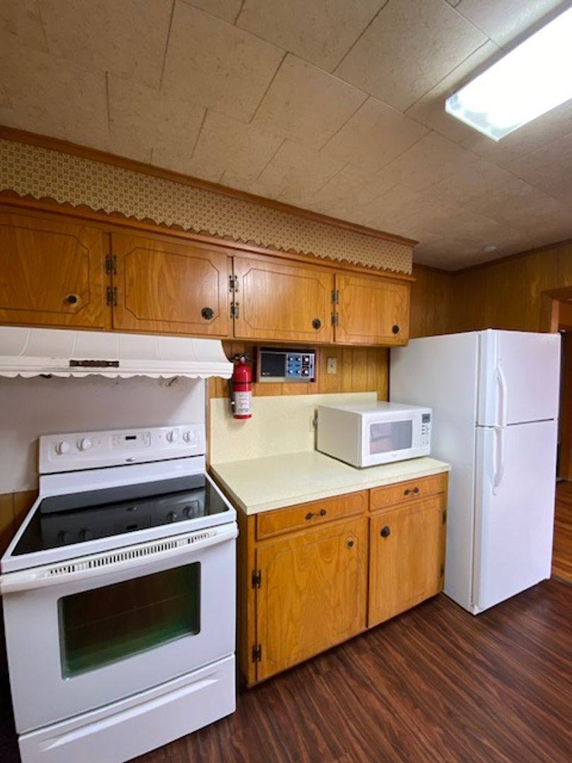 Apartment for rent at 11 N Anglin, Cleburne, TX 76033