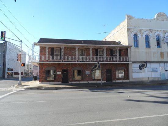 Apartment for rent at 11 N Anglin, Cleburne, TX 76033