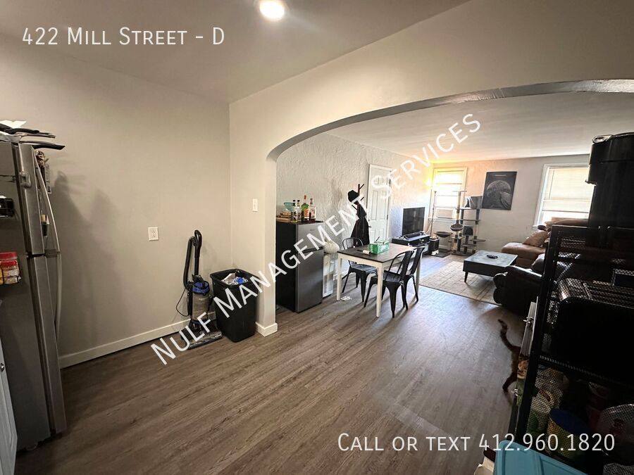 Apartment for rent at 422 Mill St #D, Coraopolis, PA 15108