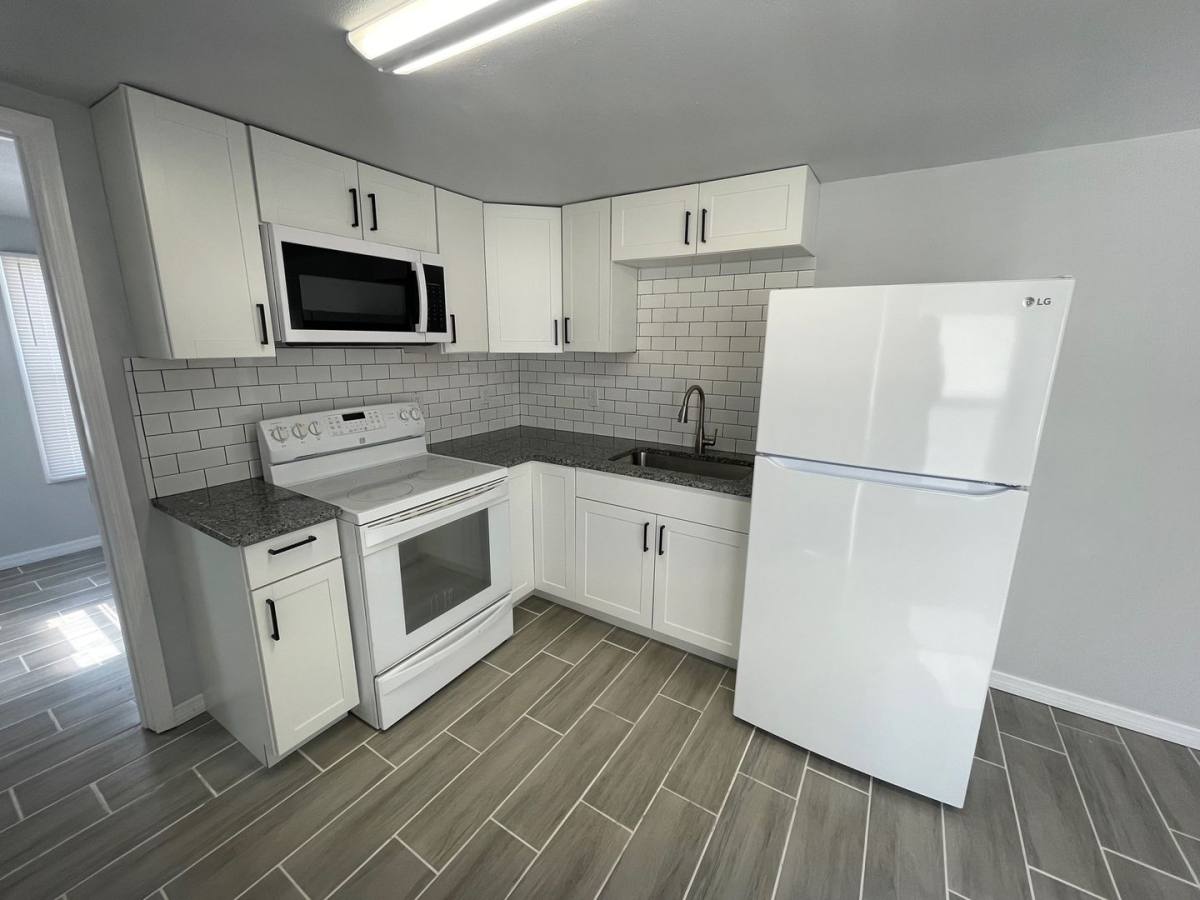 House for rent at 1106 50th Ave Dr W, Bradenton, FL 34207
