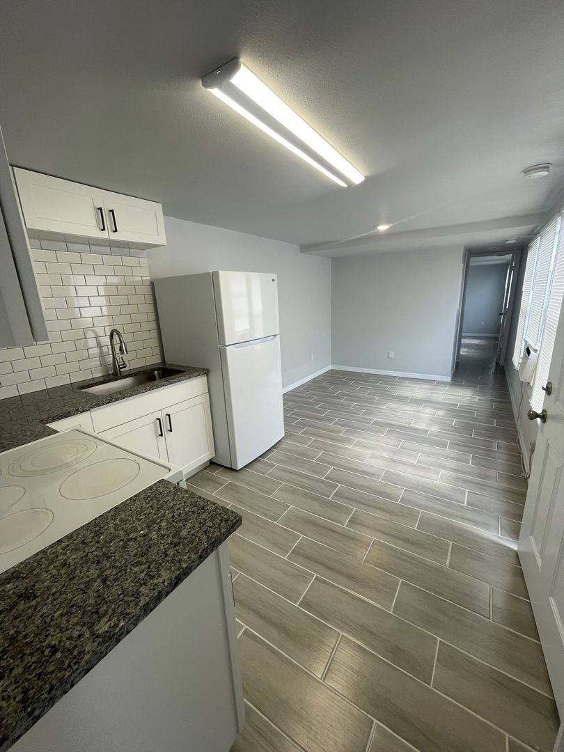 House for rent at 1106 50th Ave Dr W, Bradenton, FL 34207