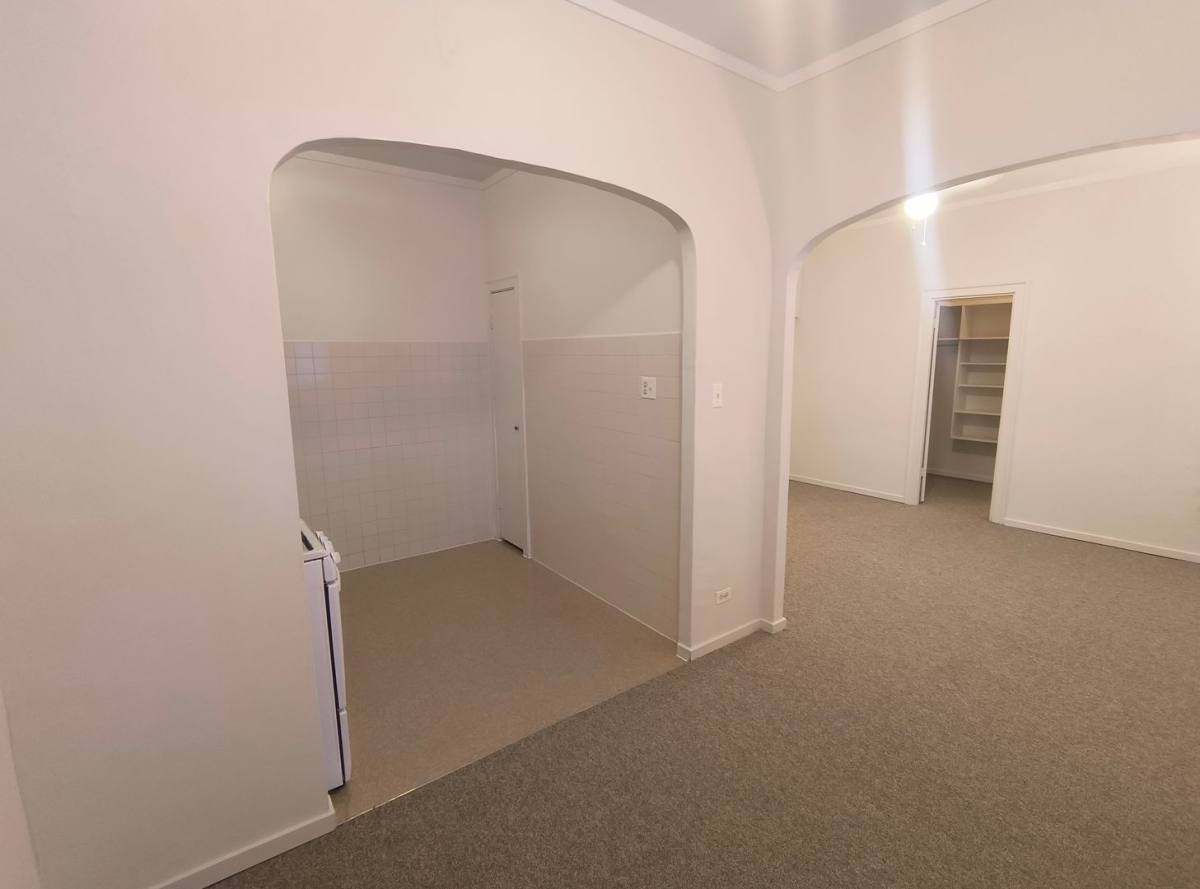 Apartment for rent at 5727 N Winthrop Ave, Chicago, IL 60660