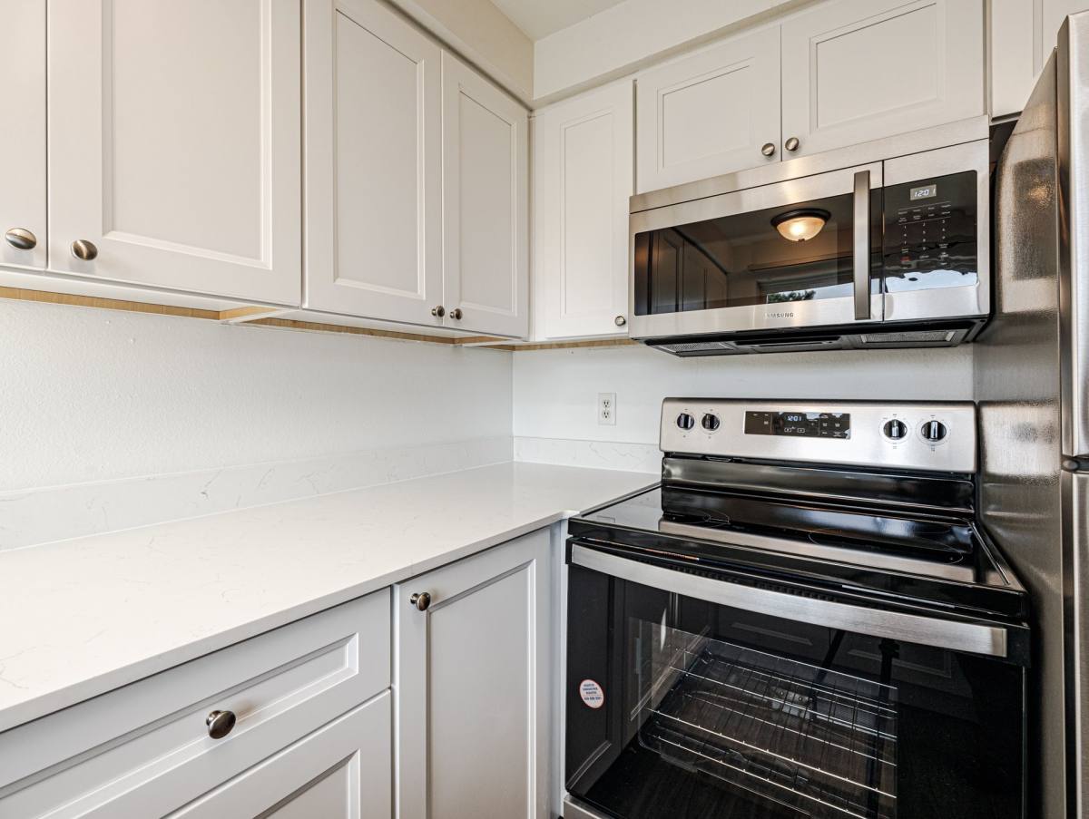 Apartment for rent at 2710 NE Division St, Gresham, OR 97030