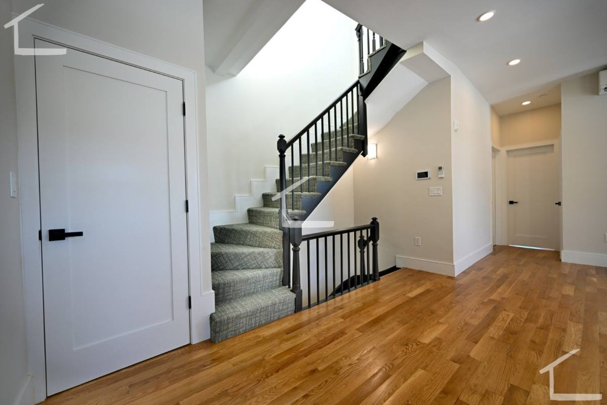 Townhouse for rent at 18 Winchester St #18, Boston, MA 02116
