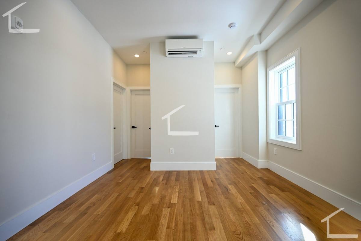 Townhouse for rent at 18 Winchester St #18, Boston, MA 02116