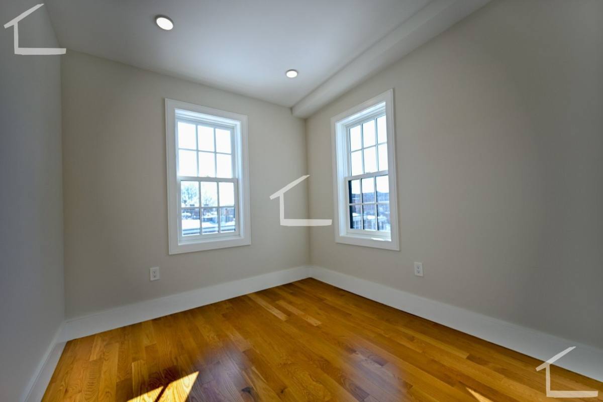 Townhouse for rent at 18 Winchester St #18, Boston, MA 02116