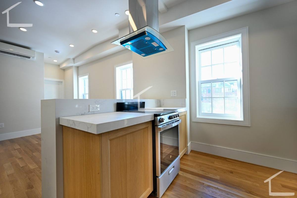Townhouse for rent at 18 Winchester St #18, Boston, MA 02116