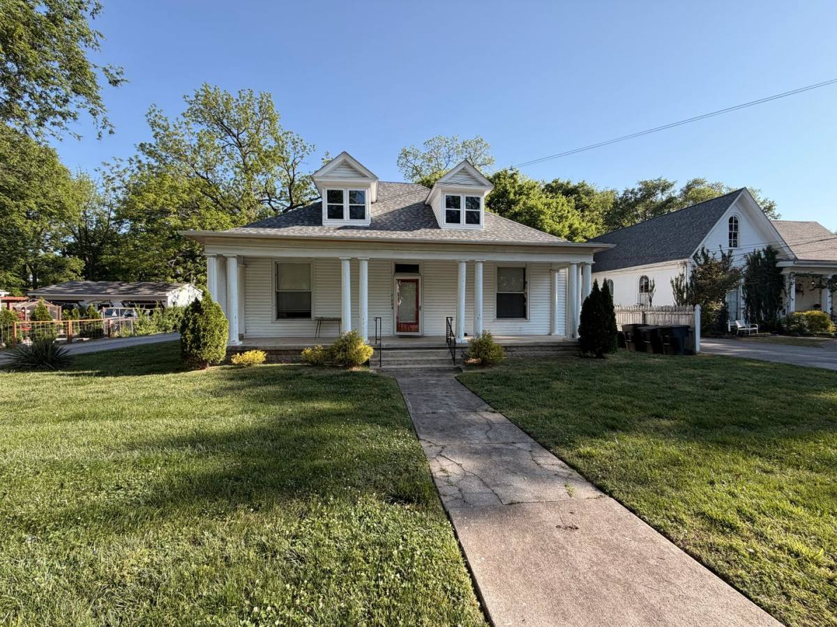 Apartment for rent at 335 E Burton St, Murfreesboro, TN 37130