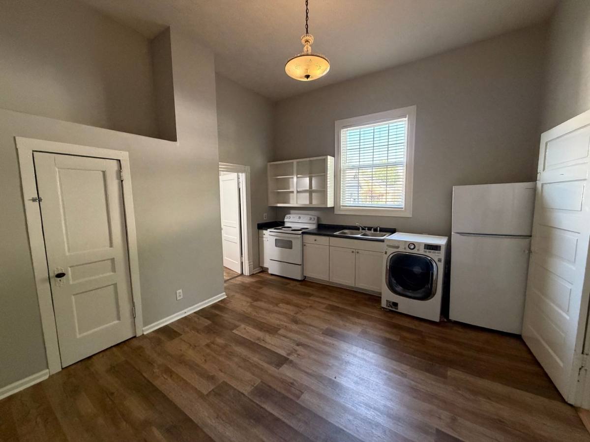 Apartment for rent at 335 E Burton St, Murfreesboro, TN 37130