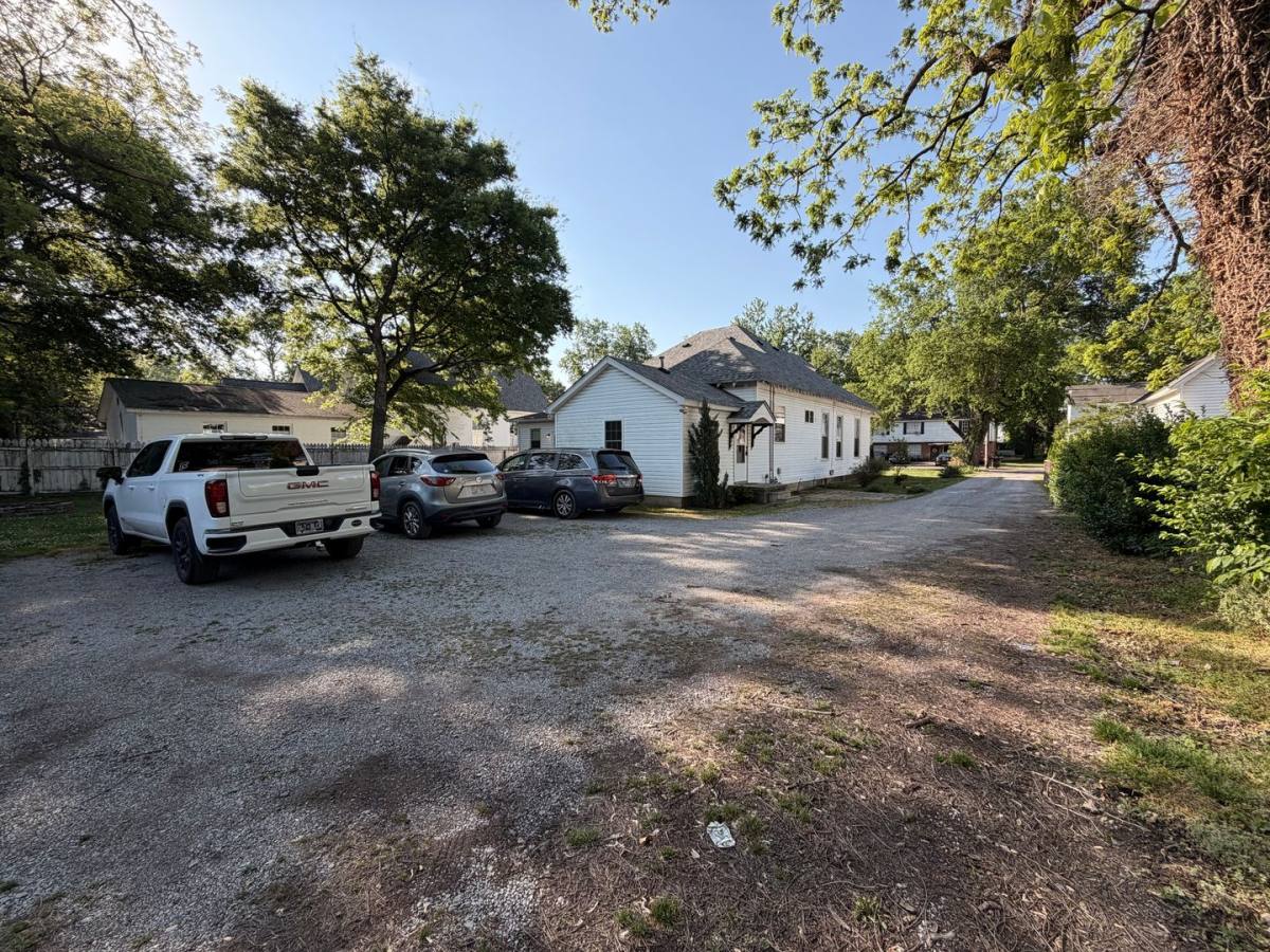 Apartment for rent at 335 E Burton St, Murfreesboro, TN 37130