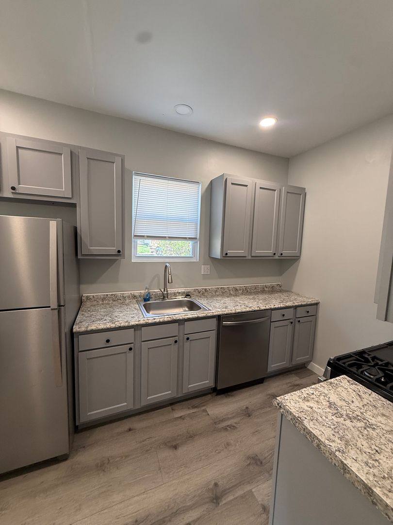 Apartment for rent at 519 Roup St, Tarentum, PA 15084