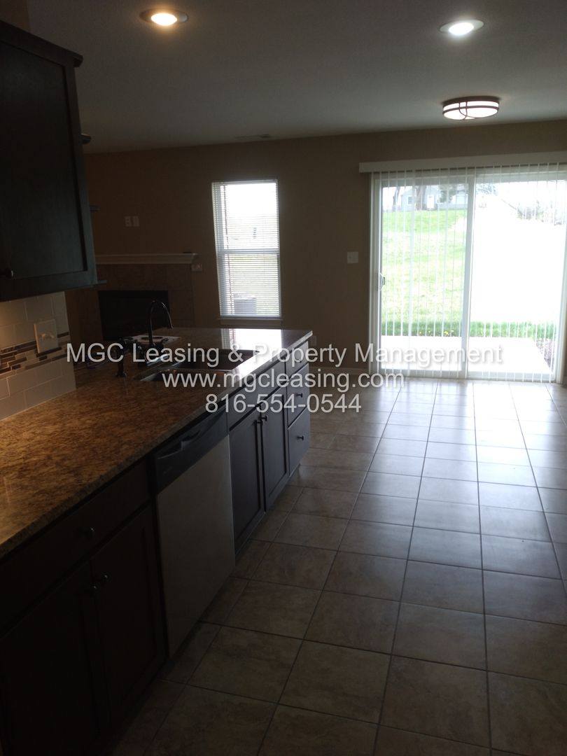 Townhouse for rent at 9440-9446 N Baltimore Ave, Kansas City, MO 64155