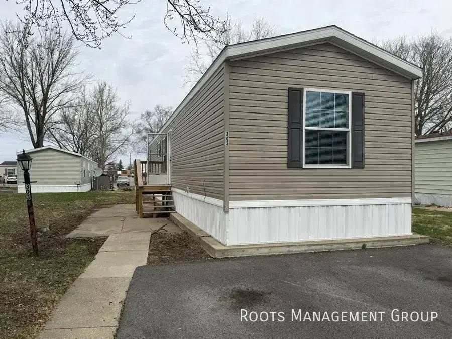 Apartment for rent at 303 Carriage Lane Estate, Streator, IL 61364