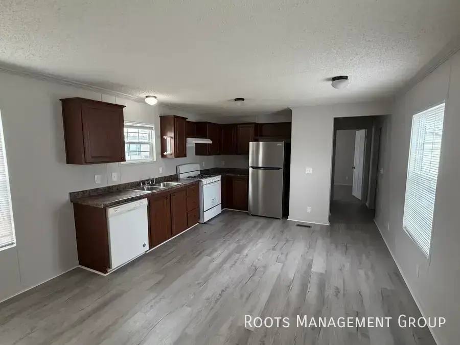 Apartment for rent at 303 Carriage Lane Estate, Streator, IL 61364