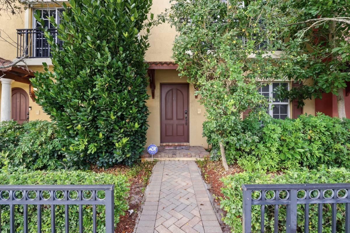 Townhouse for rent at 531 S Federal Highway 531-14, Lake Worth Beach, FL 33460