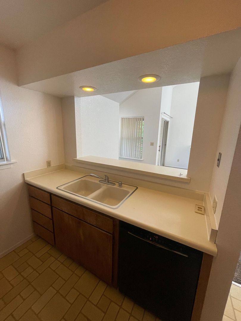 Condo for rent at 214 A St, Davis, CA 95616