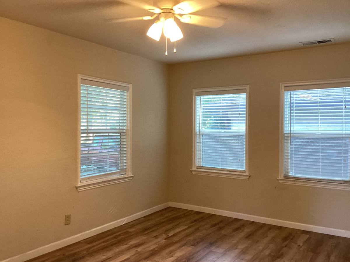 House for rent at 184 E Washington Ave, Chico, CA 95926